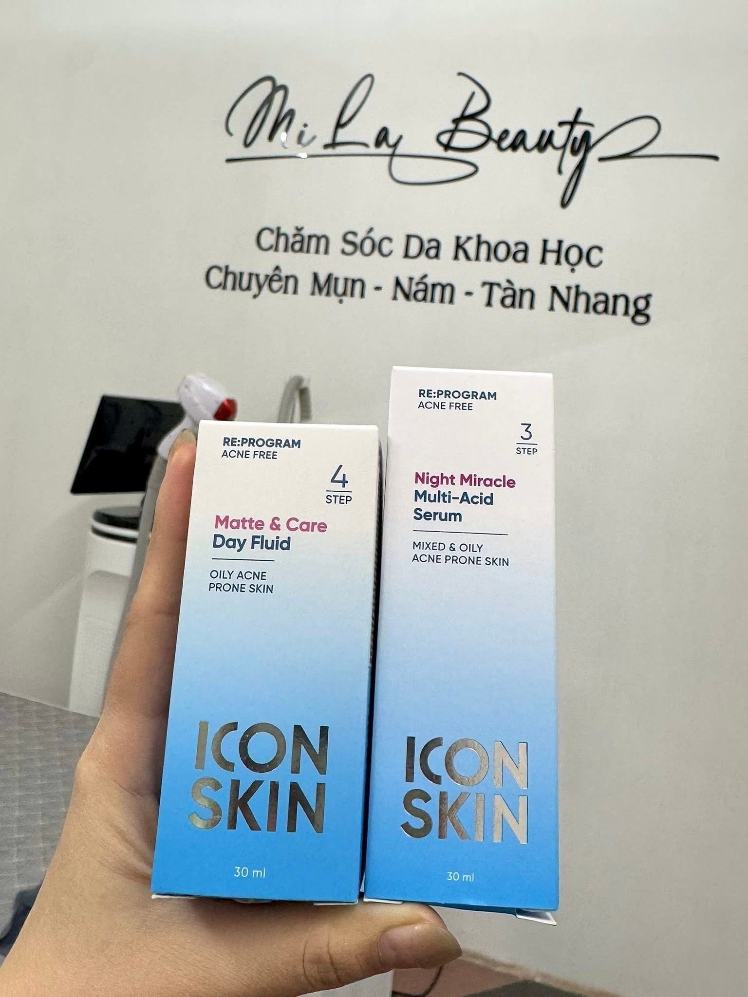 Sản phẩm chăm sóc da đặt trước biển hiệu MiLa Beauty